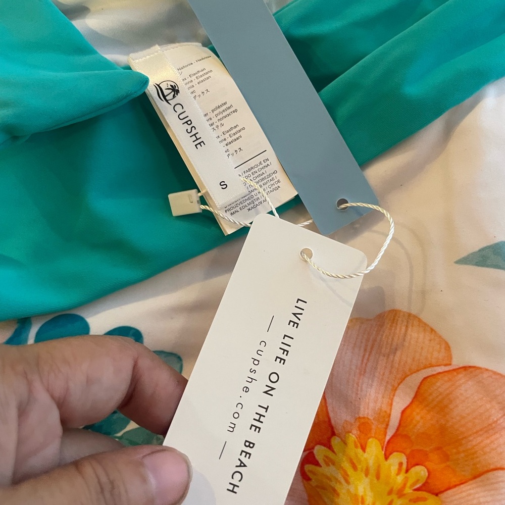 Cupshe Turquoise Halter One-Piece Swimsuit with Floral Print Size Small - Picture 4 of 6